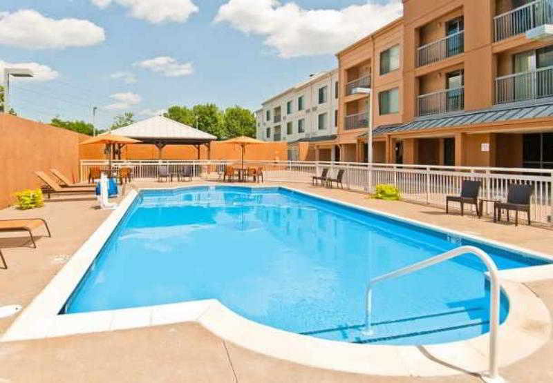 Courtyard Memphis East/Bill Morris Parkway Hotel Exterior photo